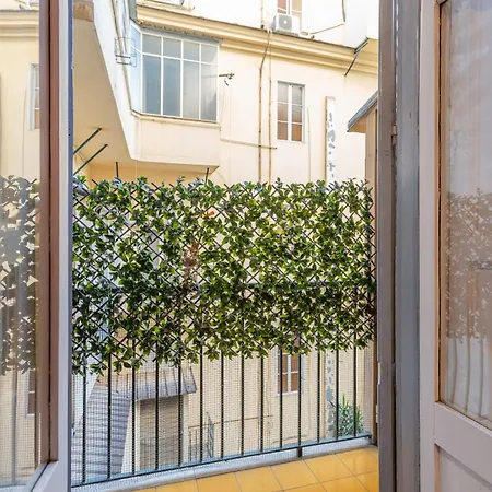 Spanish Steps Purple Retreat Ρώμη